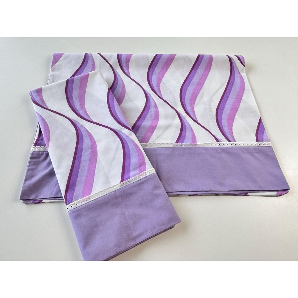 Vintage 70s pillowcases, purple lavender swirl pattern, pair casings, Dan River